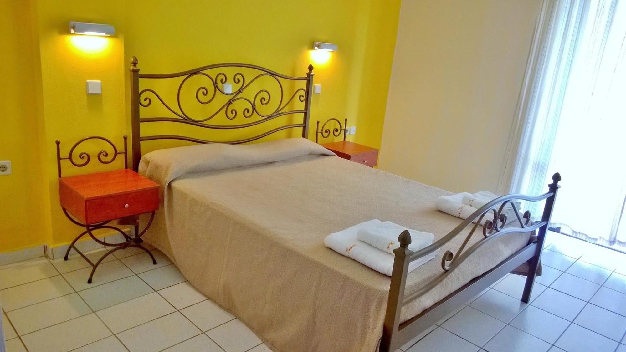 Irini Apartments And Studios Kávos Esterno foto